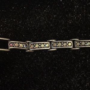 Lia Sophia Jewelry - 🎉Iridescent sparkle bracelet by Lia Sophia Lia Sophia Jewelry - 🎉Iridescent sparkle bracelet by Lia Sophia